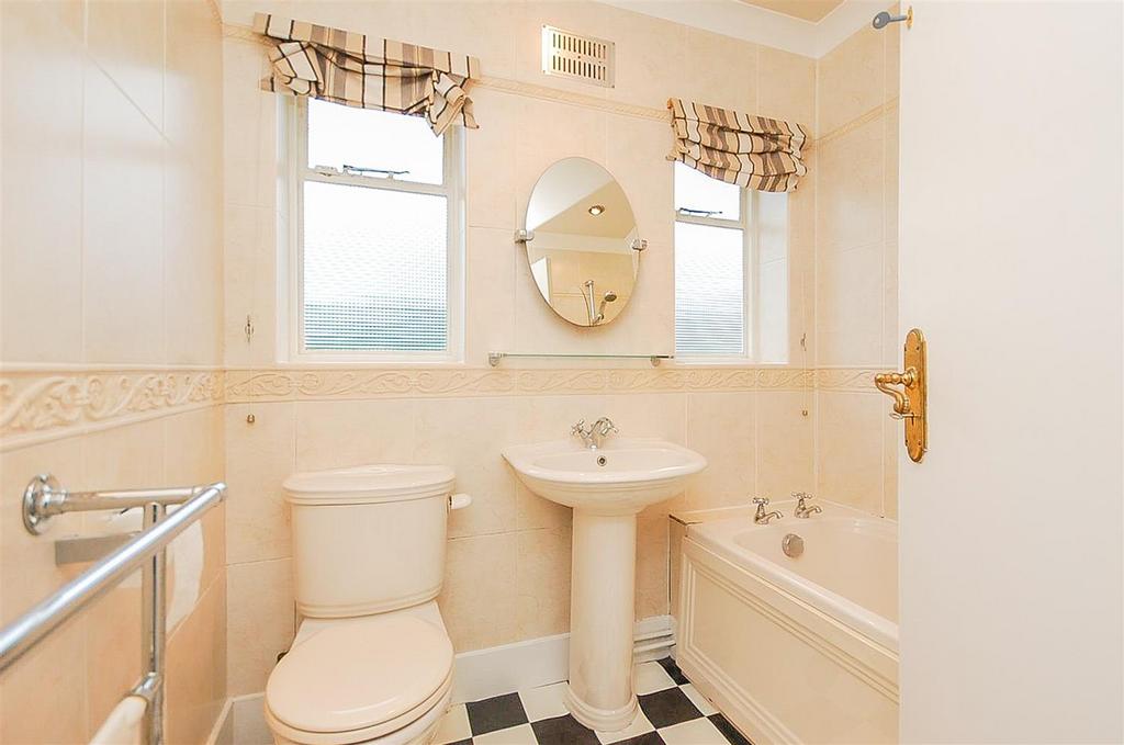 40 Gospel End Road - Bathroom (2).jpg
