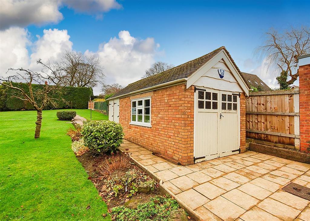 40 Gospel End Road - Garage.jpg
