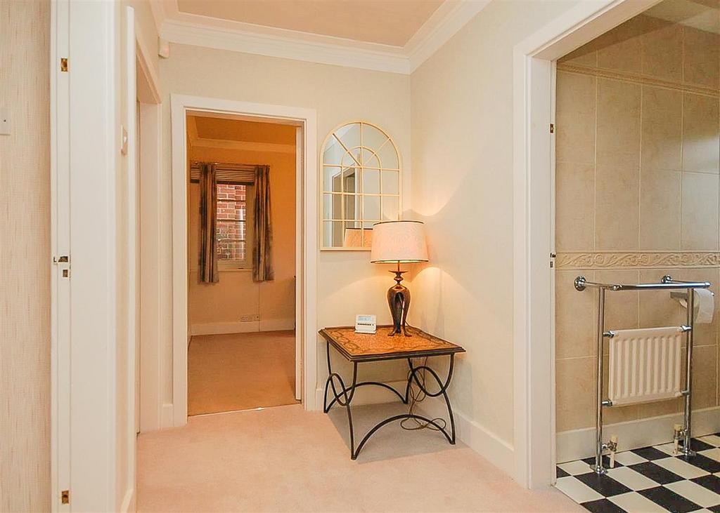40 Gospel End Road - Hallway (2).jpg
