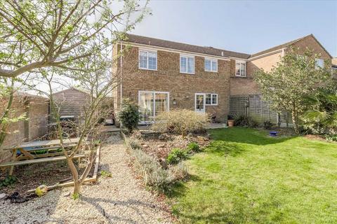 58 Dinglederry, Olney, MK46 5ET