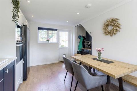 58 Dinglederry, Olney, MK46 5ET