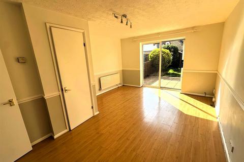 45 Pacific Close, Feltham, TW14 9XE