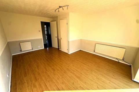 45 Pacific Close, Feltham, TW14 9XE