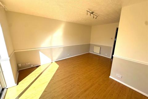 45 Pacific Close, Feltham, TW14 9XE