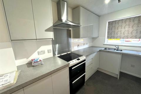45 Pacific Close, Feltham, TW14 9XE