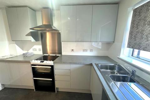 45 Pacific Close, Feltham, TW14 9XE