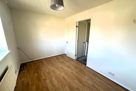 45 Pacific Close, Feltham, TW14 9XE
