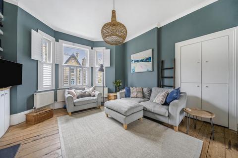 10a Avington Grove, London, SE20 8RY