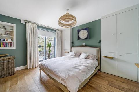 10a Avington Grove, London, SE20 8RY