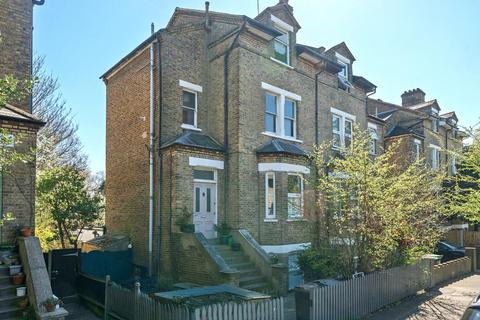 10a Avington Grove, London, SE20 8RY