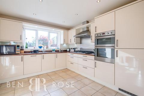 5 bedroom detached house for sale, Regency Gardens, Preston PR4