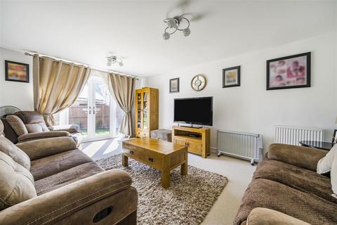 4 bedroom detached house for sale, Gandy Way, Devizes