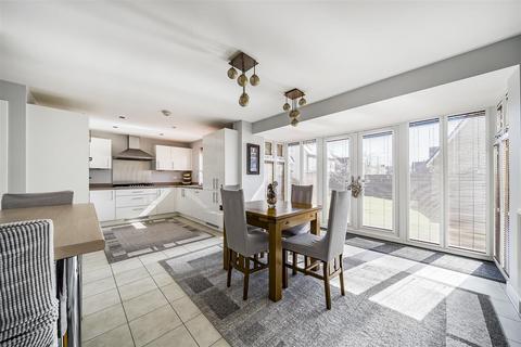 4 bedroom detached house for sale, Gandy Way, Devizes