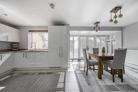 4 bedroom detached house for sale, Gandy Way, Devizes
