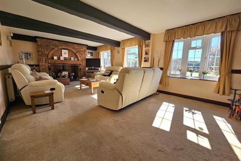 4 bedroom detached house for sale, Deerhurst, Gloucester