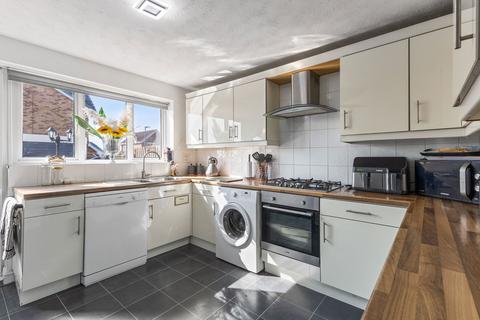 17 Henley Drive, Featherstone, Pontefract, WF7 5NY