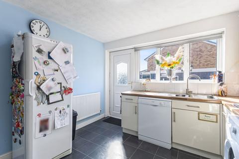 17 Henley Drive, Featherstone, Pontefract, WF7 5NY
