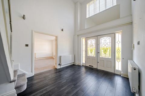 4 bedroom detached house for sale, Foxhill Crescent, Leeds LS16