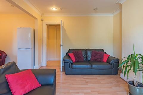 1 bedroom in a house share to rent, Drummond Avenue, Headingley, Leeds, LS16 5JZ