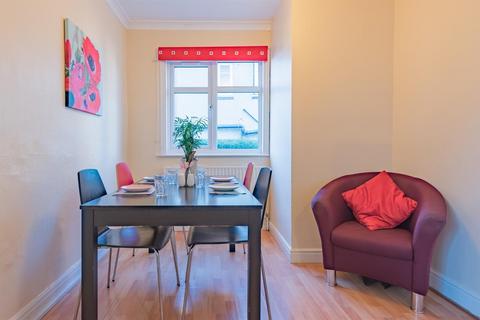 1 bedroom in a house share to rent, Drummond Avenue, Headingley, Leeds, LS16 5JZ