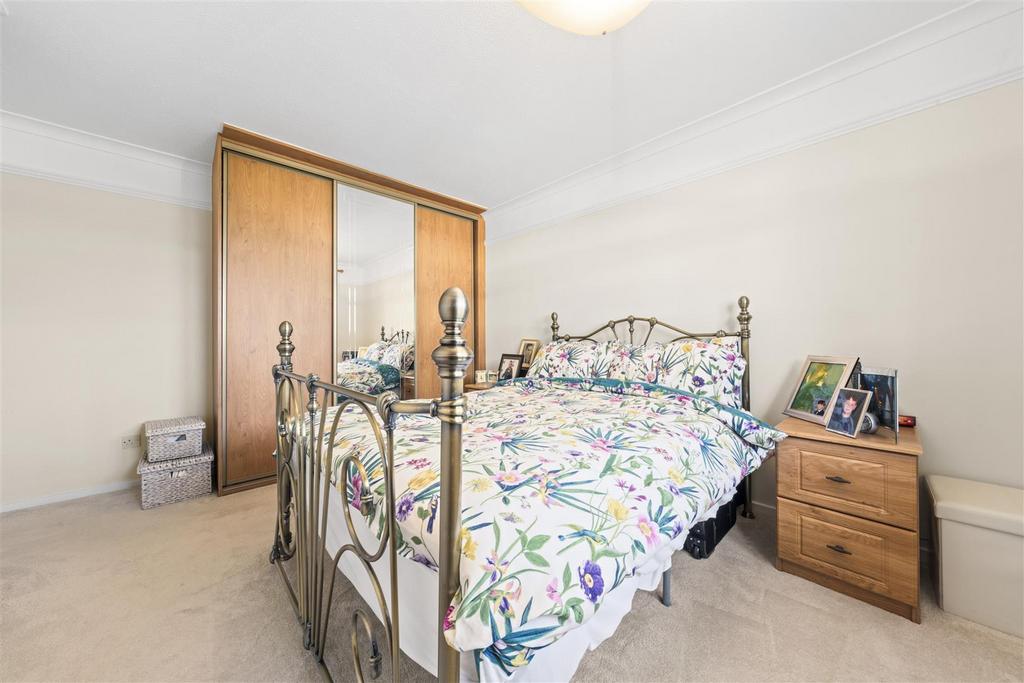 Bedroom 2 (3).JPG