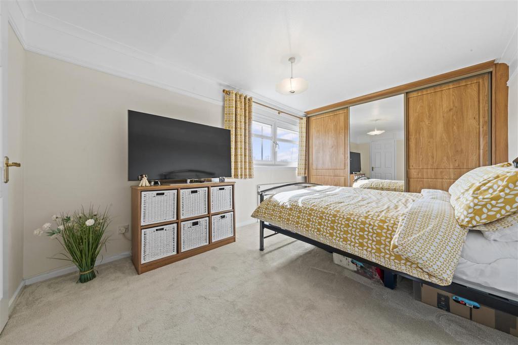 Bedroom1 (2).jpg