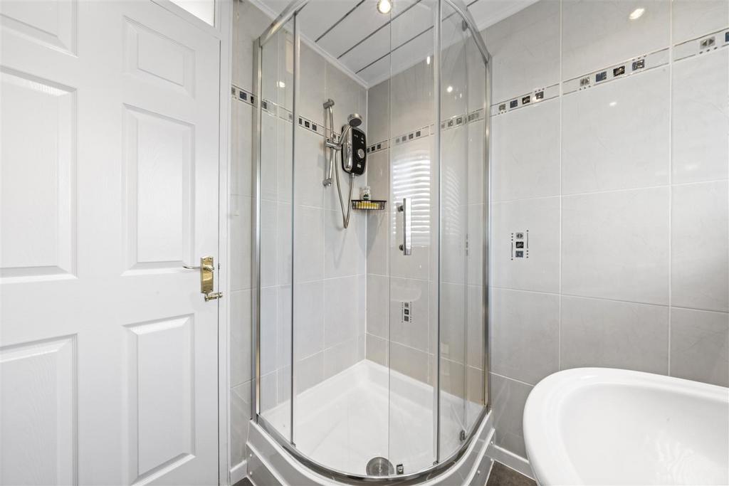 Bathroom (1).jpg