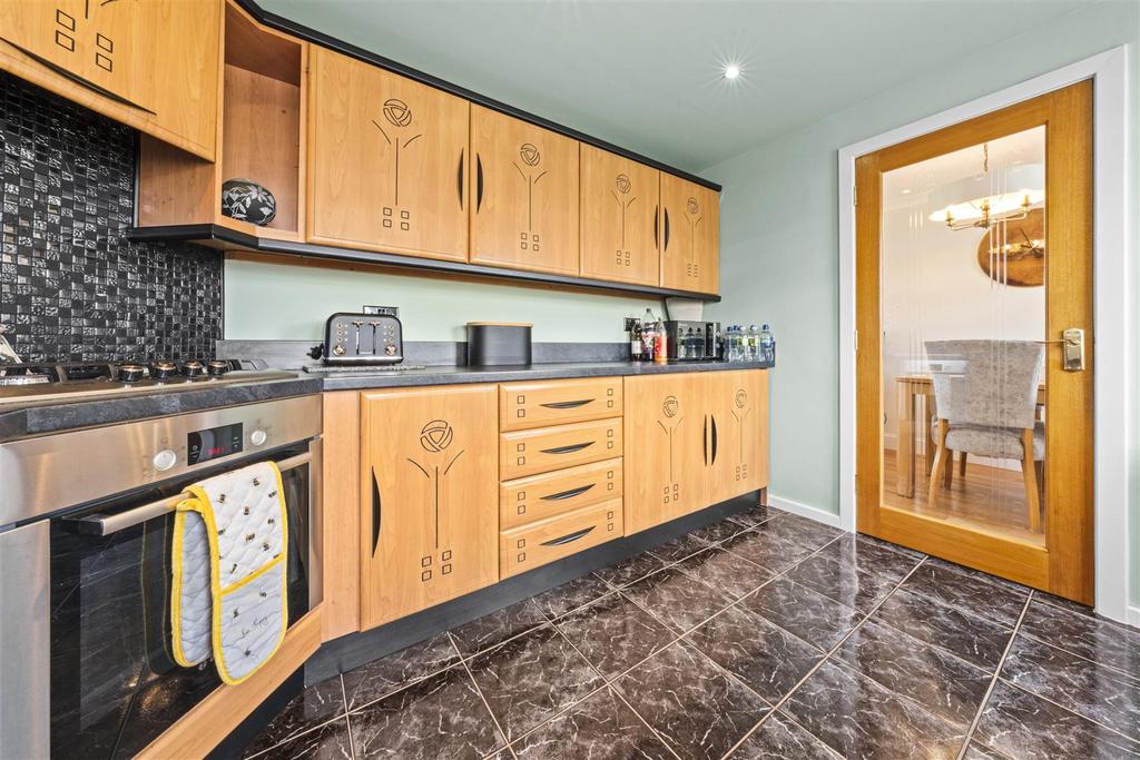 Kitchen (1).jpg