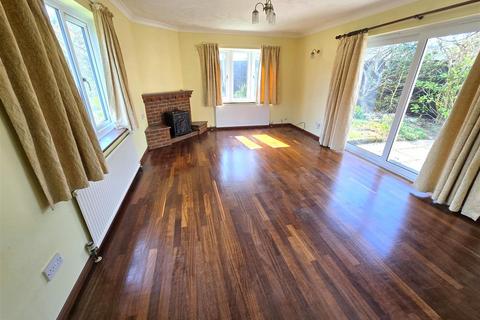 3 bedroom detached bungalow for sale, Meadow Court, Links Road, Gorleston