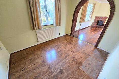 3 bedroom detached bungalow for sale, Meadow Court, Links Road, Gorleston