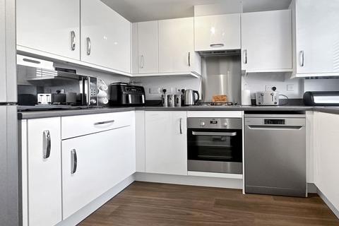 12 Bearwood Road, Stanford-le-hope, SS17 0FH