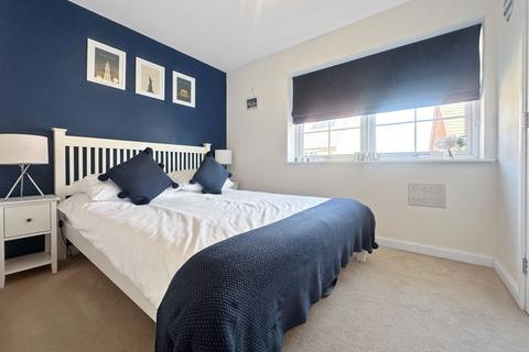 12 Bearwood Road, Stanford-le-hope, SS17 0FH