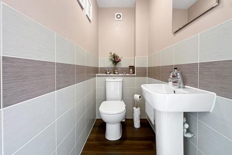 12 Bearwood Road, Stanford-le-hope, SS17 0FH