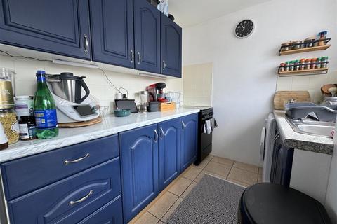 5 Caxton Close, Swindon, SN3 2HS