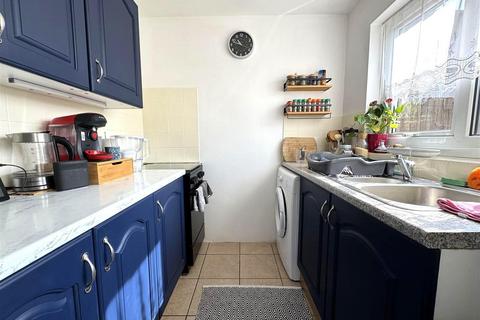 5 Caxton Close, Swindon, SN3 2HS