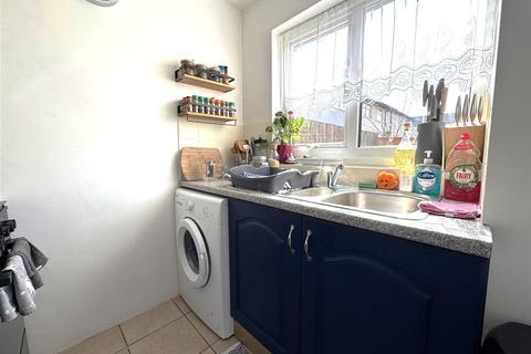 5 Caxton Close, Swindon, SN3 2HS