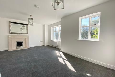 4 bedroom detached house to rent, Waters Way, Manchester M28