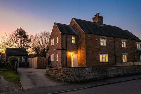 3 bedroom cottage for sale, Stunning Kitchen Diner in Eastwell, Main Street, LE14 4EH