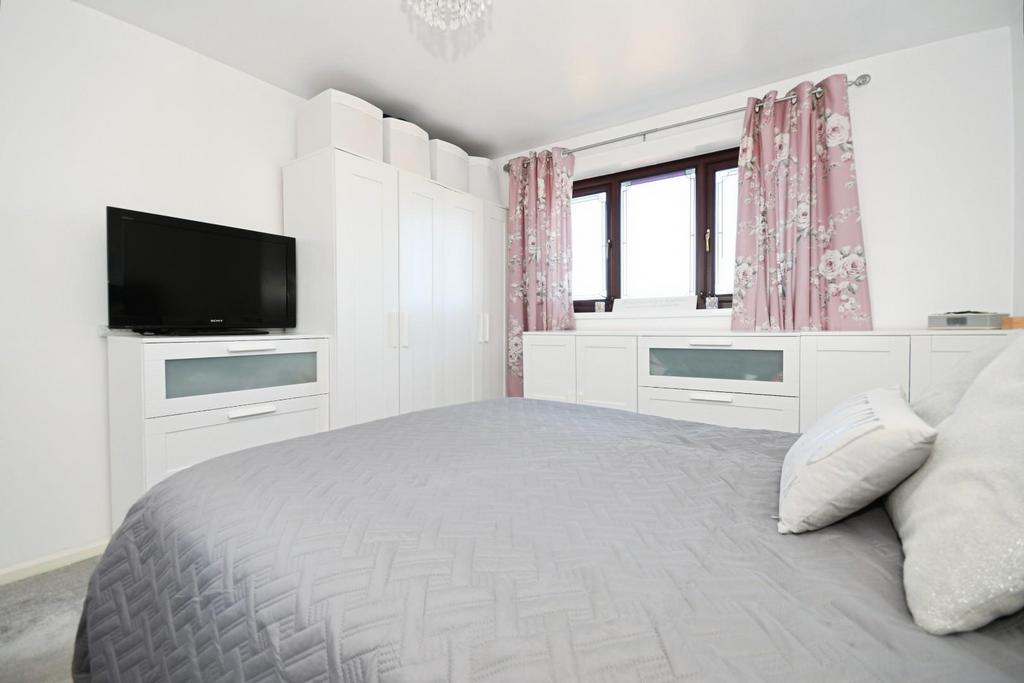 BED 1 02.jpg