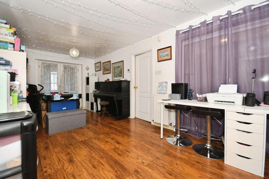 GAMES ROOM.jpg