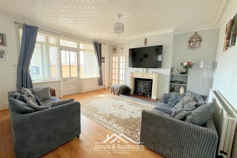 4 bedroom semi-detached house for sale, Marine Drive, Rhyl