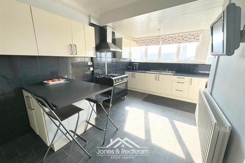 4 bedroom semi-detached house for sale, Marine Drive, Rhyl