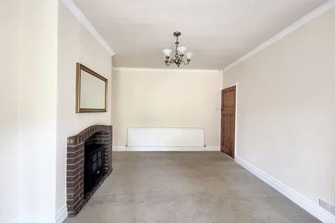 3 bedroom semi-detached house to rent, Pine Grove, Manchester M28