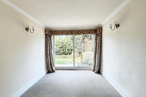 3 bedroom semi-detached house to rent, Pine Grove, Manchester M28