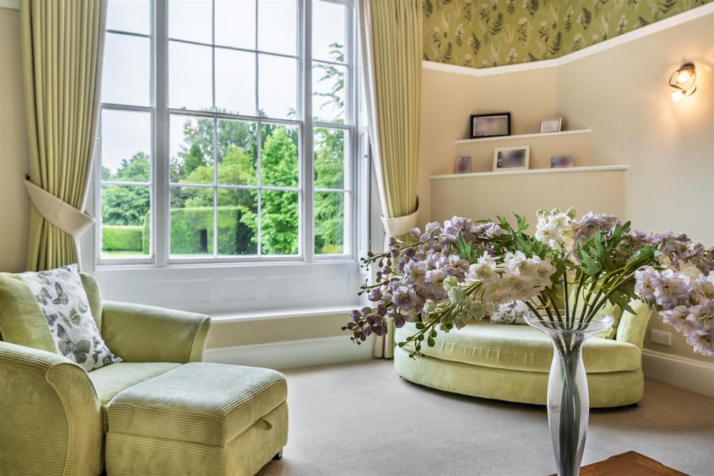 8608621-interior11.jpg