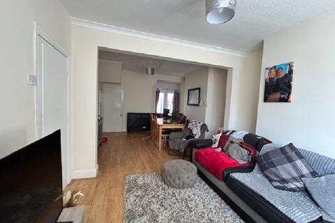 2 bedroom terraced house for sale, Estcourt Street, Hull, East Riding of Yorkshire. HU9 2RT