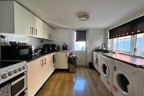 2 bedroom terraced house for sale, Estcourt Street, Hull, East Riding of Yorkshire. HU9 2RT