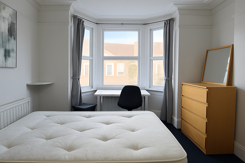 6 bedroom semi-detached house to rent, Divinity Road, Oxford OX4