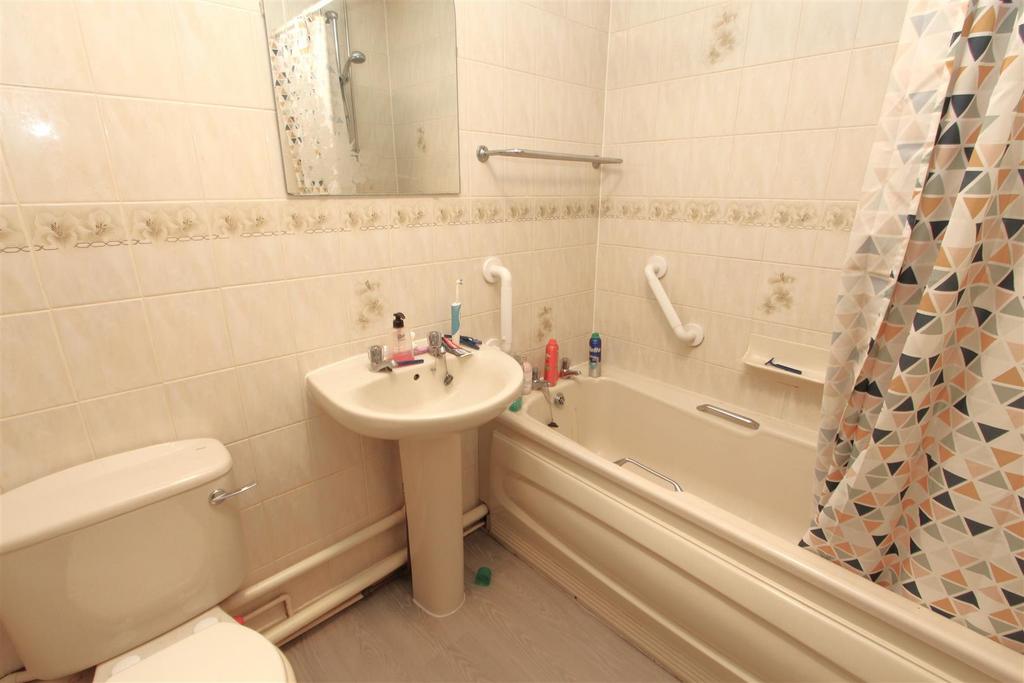 Bathroom.JPG