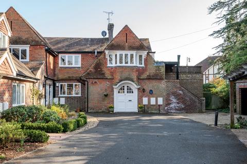 2 bedroom flat for sale, Burnhams Road, Little Bookham, KT23